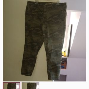 Women's Camo Pants Size 18